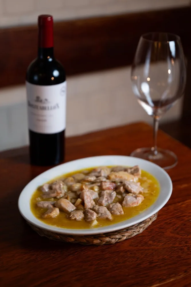 Plato de la cocina tradicional de Bodega Los Tintos
