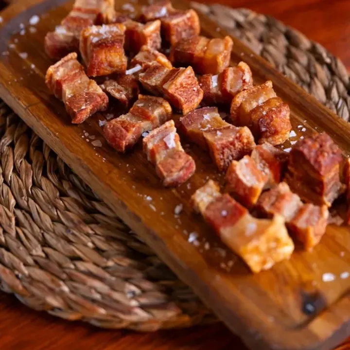 Torreznos de Soria en Bodega Los Tintos, Granada